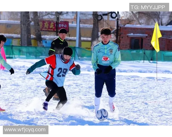 中国足球球星带球突破技艺精彩纷呈 揭秘场上晃人技巧与精彩瞬间
