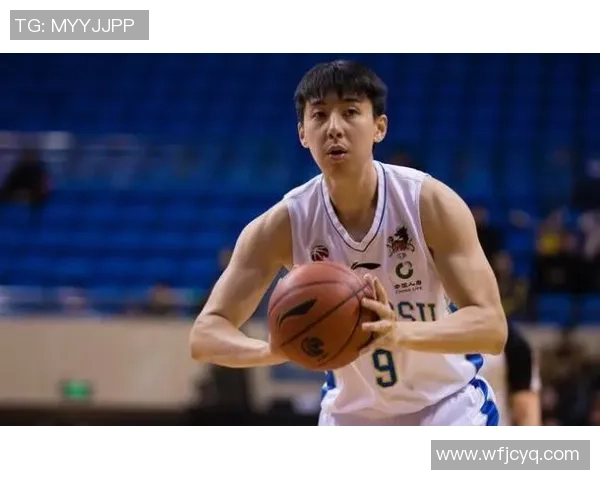 伊利亚斯足球生涯回顾与成就分析 他如何成为未来之星